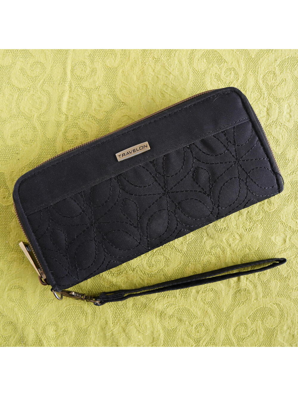 Travelon Quilted Wallet RFID Blocking Clean Black and Red Zip around Clutch